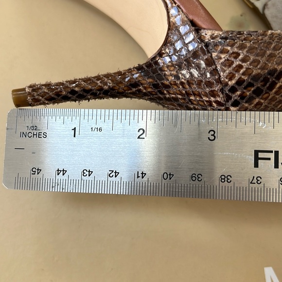 Michael Kors open toe sandal - Picture 5 of 5